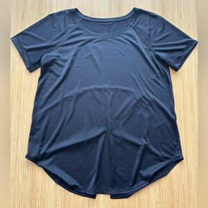 Lululemon Size 4, Black Lightweight Short-Sleeve Shirt with Rear Vent